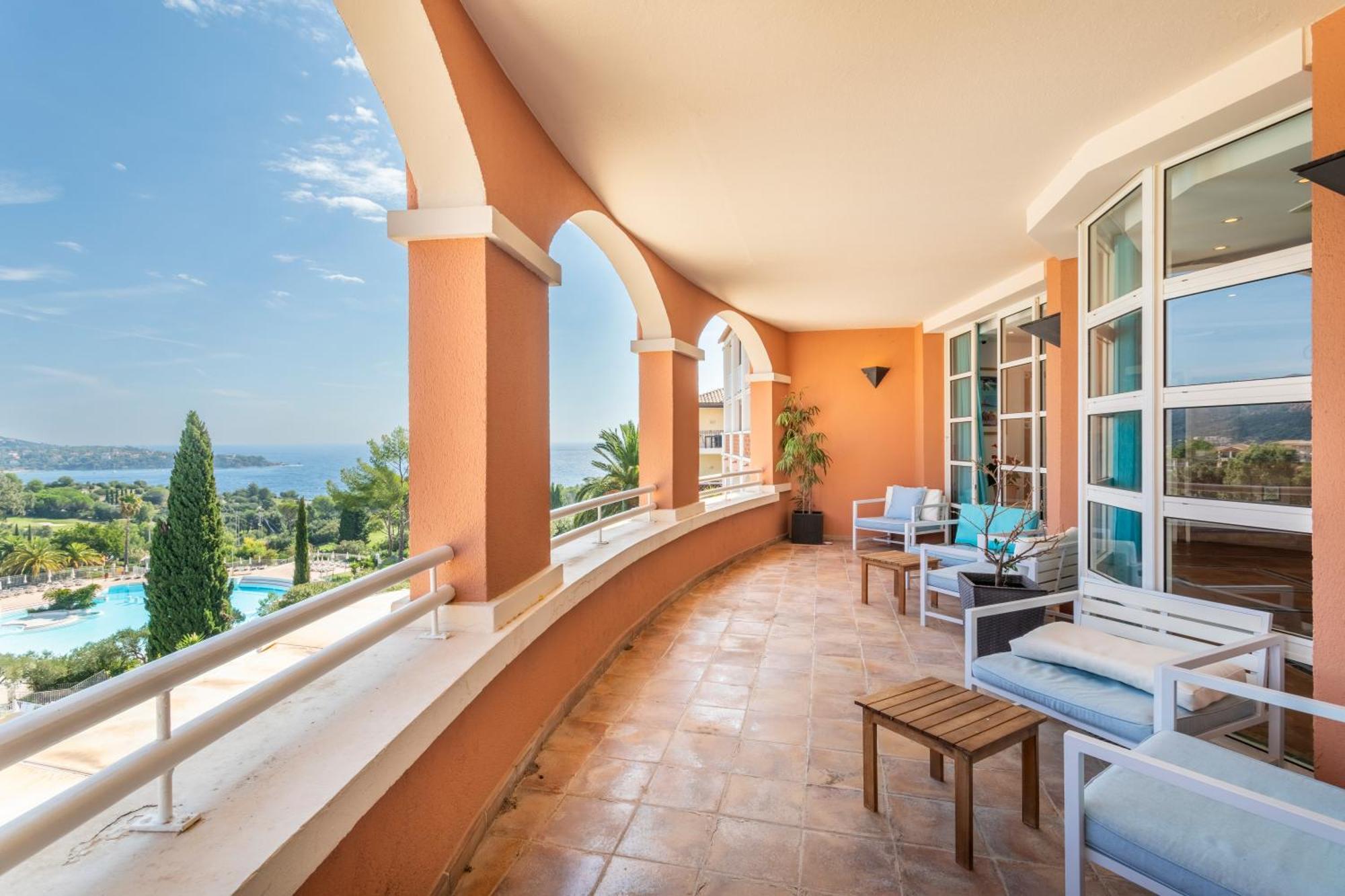 Hotel De L'Esterel Pierre & Vacances Saint-Raphaël المظهر الخارجي الصورة