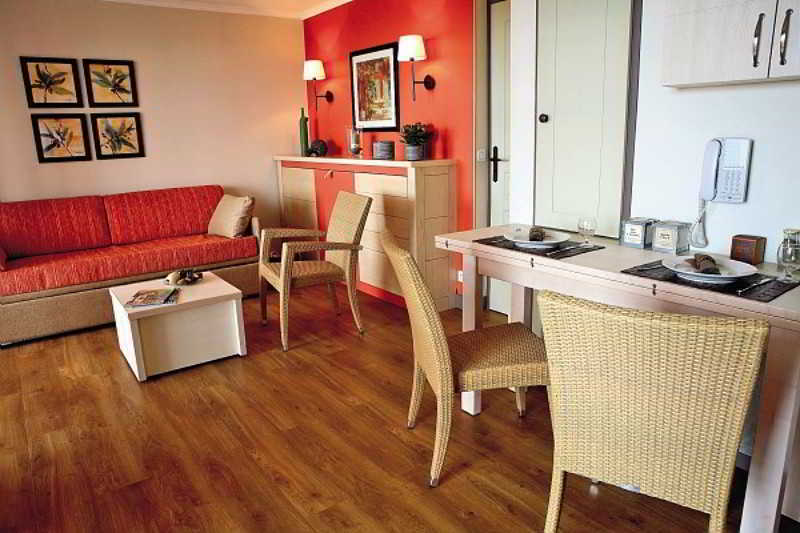 Hotel De L'Esterel Pierre & Vacances Saint-Raphaël المظهر الخارجي الصورة